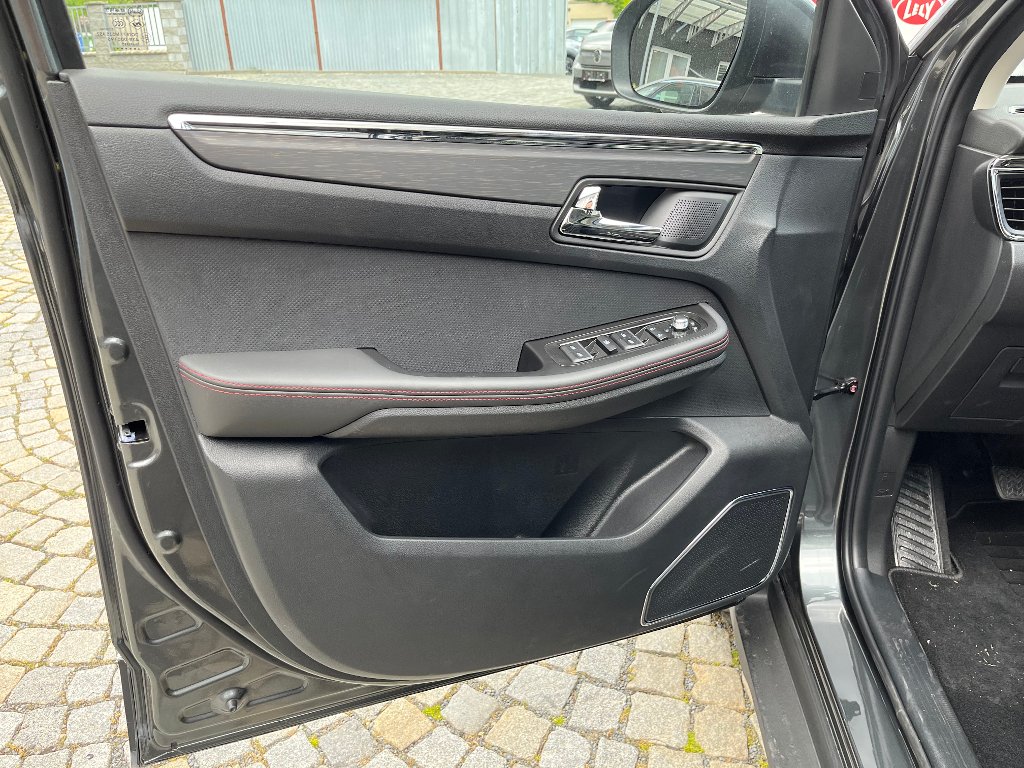 Vozidlo SWM G5 PRO